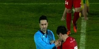 Gest surprinzător după Mioveni-Sibiu: Popa i-a pupat mâna arbitrului Sebastian Colţescu