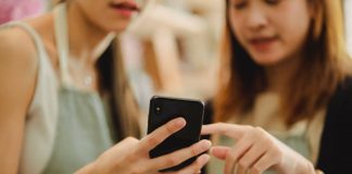 De ce fostul tau ii adauga pe prietenii tai pe Facebook? 10 motive posibile