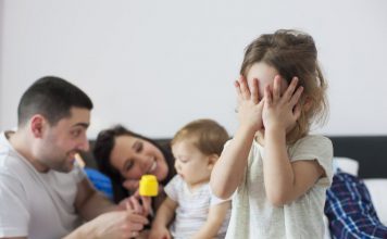 Cum sa faceti fata geloziei intre fratii adolescenti sau adulti?