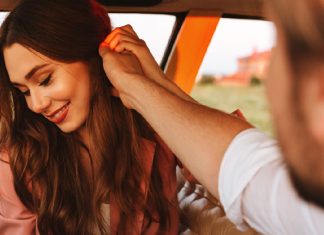 Ii pasa de tine? 16 semne care garanteaza ca o face cu adevarat