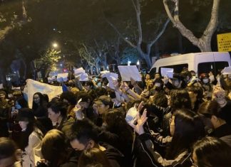 Chinezii care au participat la protestele impotriva restrictiilor Covid spun ca politia ii cauta