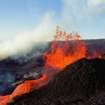 Vulcanul Mauna Loa din Hawaii a erupt dupa 38 de ani, localnicii fiind avertizati sa se pregateasca pentru evacuare