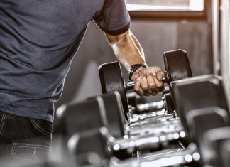 Antrenamentul de forță. Ce să alegi – greutăți mai mari sau mai multe repetări?